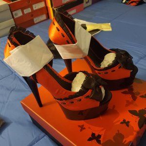 Pleaser delight 665 size 7 (BRAND NEW NEVER WORN)